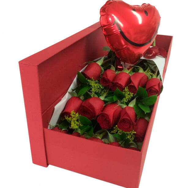 Box 11: Elegancia en Rosas Rojas